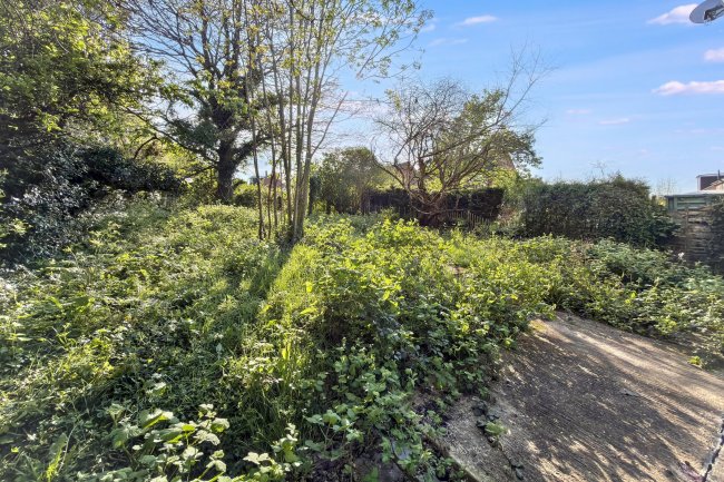 103 Ashfield Avenue, Bushey, Hertfordshire, WD23 4HJ 5