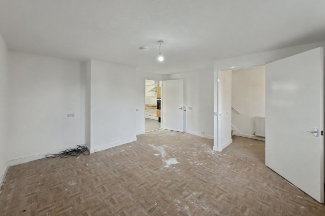 103 Ashfield Avenue, Bushey, Hertfordshire, WD23 4HJ 5