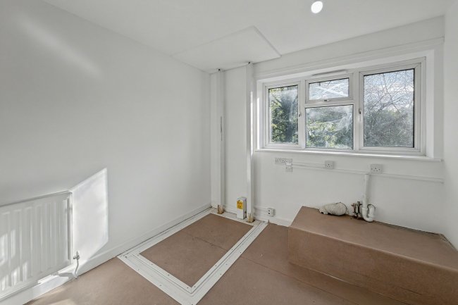 103 Ashfield Avenue, Bushey, Hertfordshire, WD23 4HJ 5