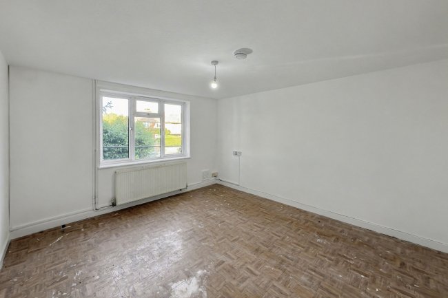103 Ashfield Avenue, Bushey, Hertfordshire, WD23 4HJ 5