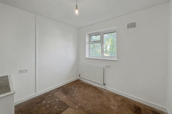 103 Ashfield Avenue, Bushey, Hertfordshire, WD23 4HJ 5