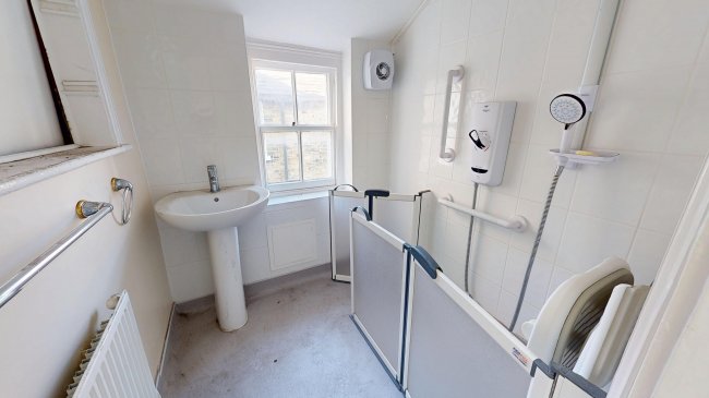 Flat B, 21 Meteor Street, Battersea, London, SW11 5NZ 1