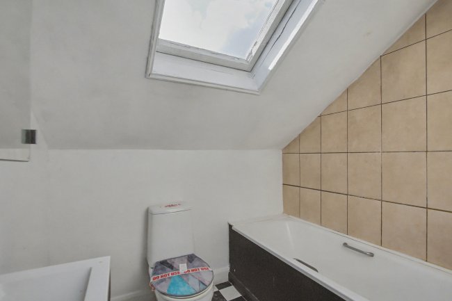 Flat C, 38 Collingwood Avenue, Muswell Hill, London N10 3ED 10