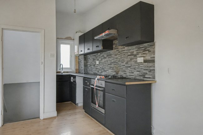 Flat C, 38 Collingwood Avenue, Muswell Hill, London N10 3ED 10