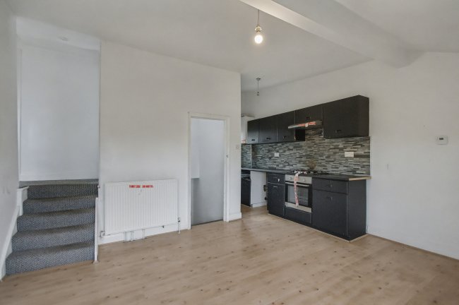 Flat C, 38 Collingwood Avenue, Muswell Hill, London N10 3ED 10