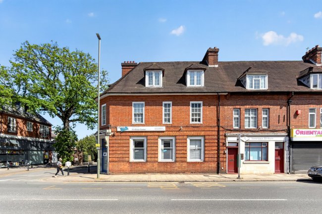 111 Queens Road, Weybridge, Surrey KT13 9UW 7