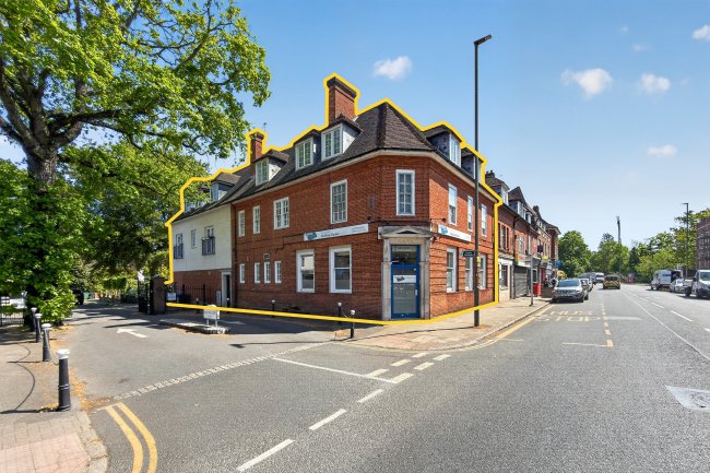 111 Queens Road, Weybridge, Surrey KT13 9UW 7