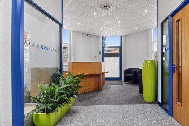 111 Queens Road, Weybridge, Surrey KT13 9UW 7