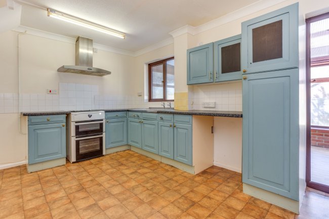 93 Springfield Close, Lavant, Chichester,  PO18 0AZ 2