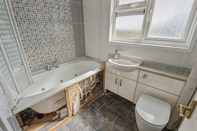 6 Hook Street, Hook, Royal Wootton Bassett, Swindon, SN4 8EF 1