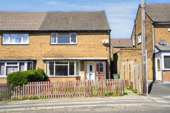 23 Cedar Drive, Chickenley, Dewsbury, West Yorkshire, WF12 8NU 4