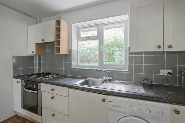 3 Henley Lodge, Courtlands, Maidenhead, SL6 2PT 8
