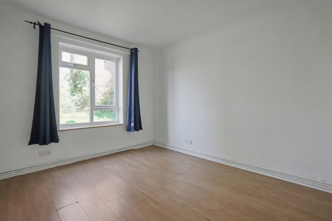 3 Henley Lodge, Courtlands, Maidenhead, SL6 2PT 8
