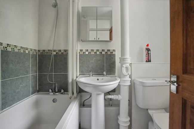 3 Henley Lodge, Courtlands, Maidenhead, SL6 2PT 8
