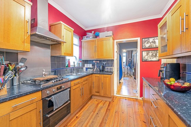 111b Wood Lane, Isleworth, Middlesex, TW7 5EG 8
