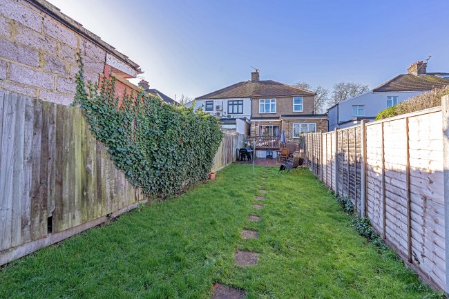 111b Wood Lane, Isleworth, Middlesex, TW7 5EG 8