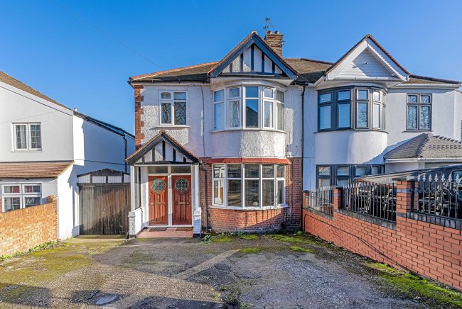 111b Wood Lane, Isleworth, Middlesex, TW7 5EG 8