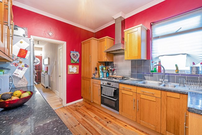 111b Wood Lane, Isleworth, Middlesex, TW7 5EG 8