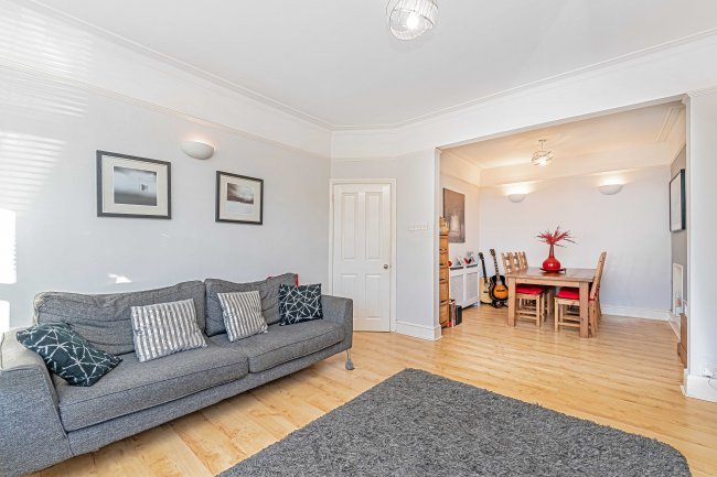 111b Wood Lane, Isleworth, Middlesex, TW7 5EG 8