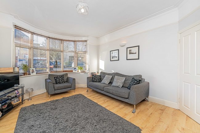 111b Wood Lane, Isleworth, Middlesex, TW7 5EG 8