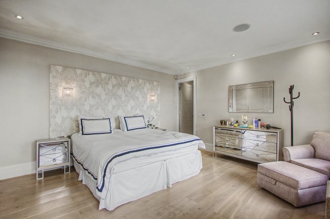 26 Wellington Road, St Johns Wood, London NW8 9SP 1
