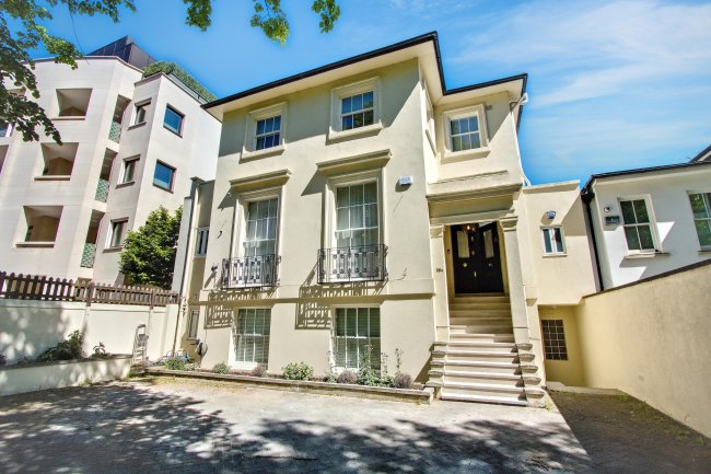 26 Wellington Road, St Johns Wood, London NW8 9SP 1
