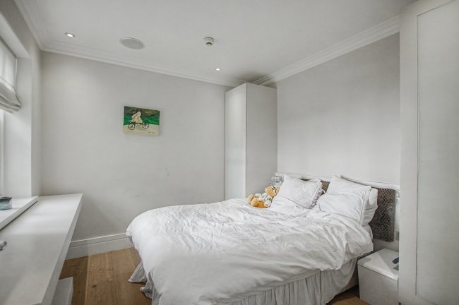 26 Wellington Road, St Johns Wood, London NW8 9SP 1