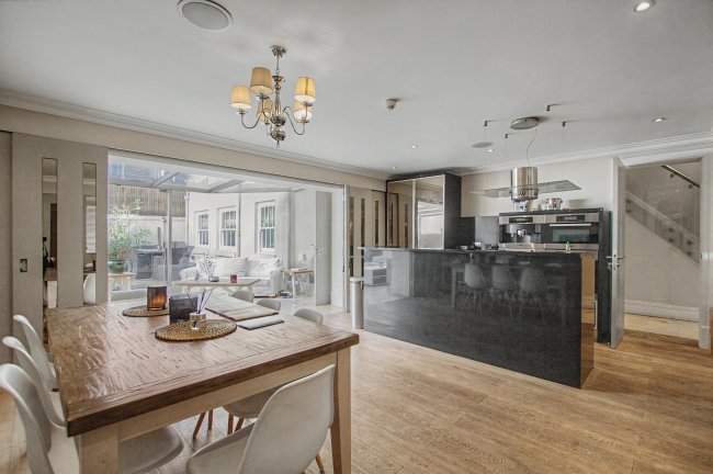 26 Wellington Road, St Johns Wood, London NW8 9SP 1