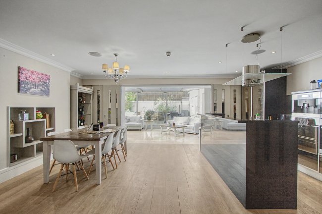 26 Wellington Road, St Johns Wood, London NW8 9SP 1
