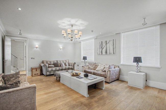 26 Wellington Road, St Johns Wood, London NW8 9SP 1