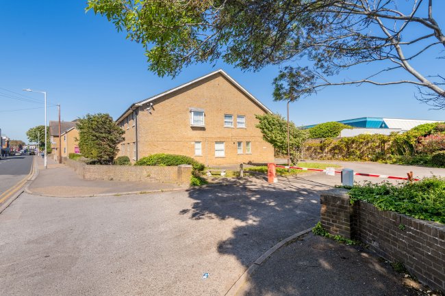 Blackburn Lodge, Broadway, Sheerness ME12 1RA 8