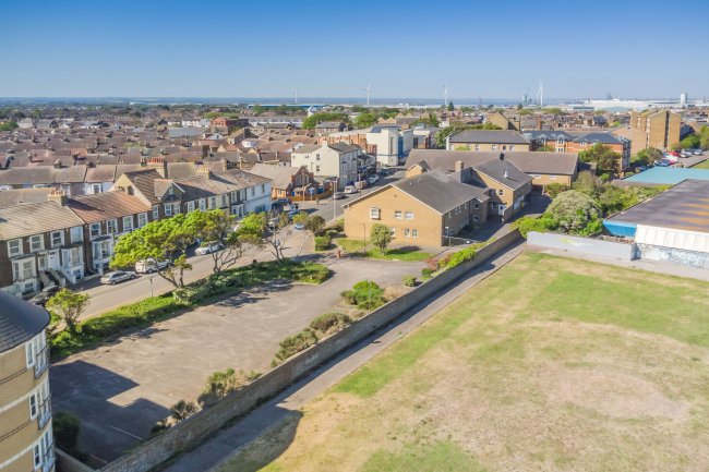Blackburn Lodge, Broadway, Sheerness ME12 1RA 8