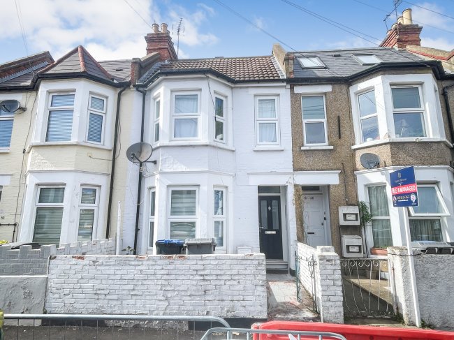 62 Redfern Road, London NW10 9LB 4