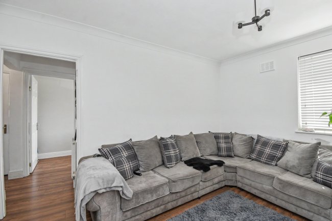 65 Straight Road, Old Windsor, SL4 2SA 6