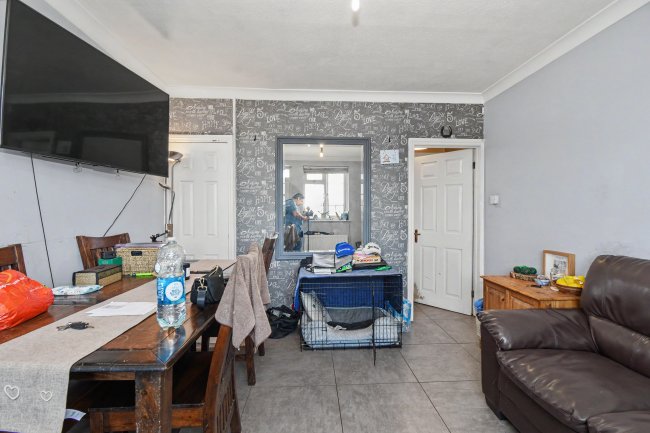 65 Straight Road, Old Windsor, SL4 2SA 6
