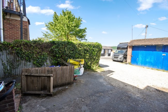65 Straight Road, Old Windsor, SL4 2SA 6