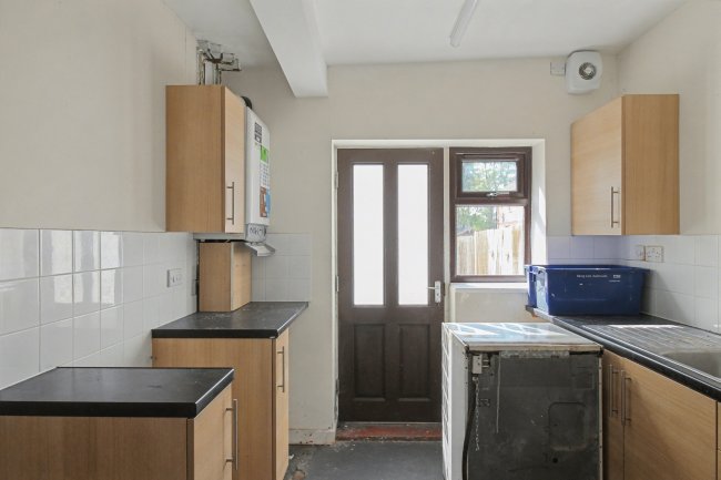 1 Newbald Grove, North Hull Estate, Hull, East Yorkshire, HU6 8JR 5