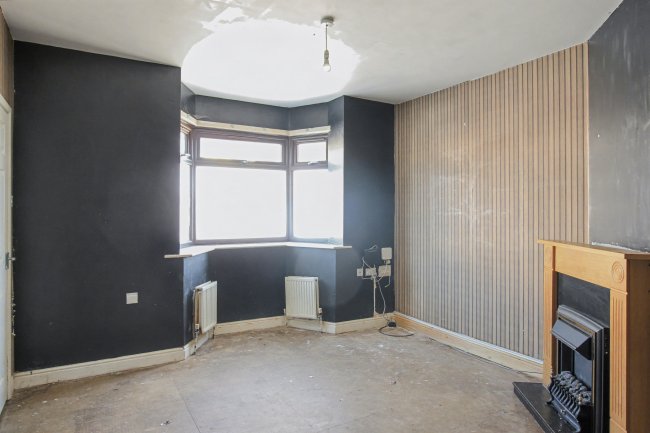 1 Newbald Grove, North Hull Estate, Hull, East Yorkshire, HU6 8JR 5