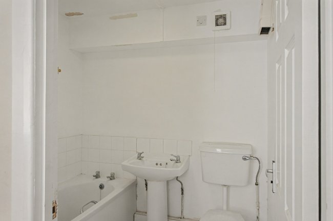 Flat 3, 15 Hutt Street, Hull, East Yorkshire, HU3 1QL 1