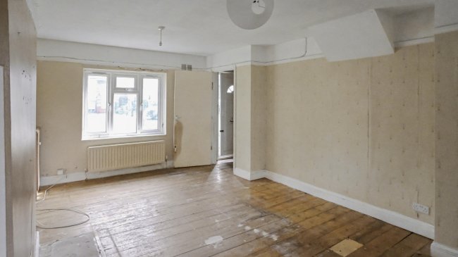 4 Nelson Close, Hillingdon, Uxbridge, UB10 0PX 8