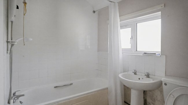 4 Nelson Close, Hillingdon, Uxbridge, UB10 0PX 8
