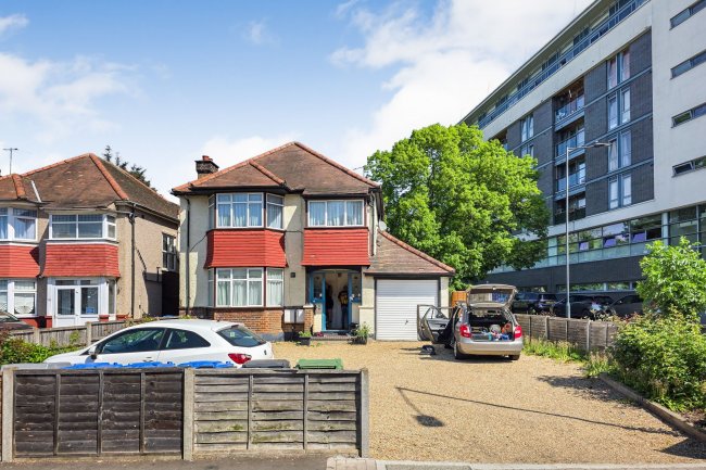 117 Chalkhill Road, London HA9 9AL 4