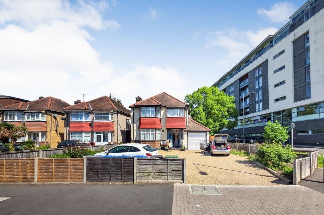 117 Chalkhill Road, London HA9 9AL 4