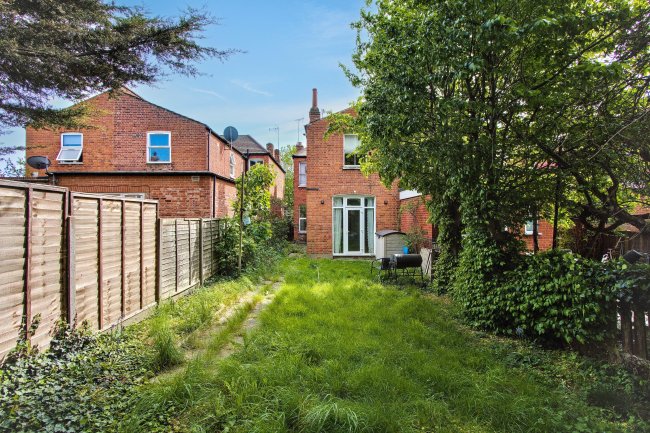 13 Olive Road, London NW2 6TY 3