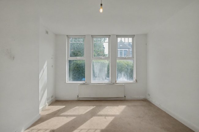13 Olive Road, London NW2 6TY 3