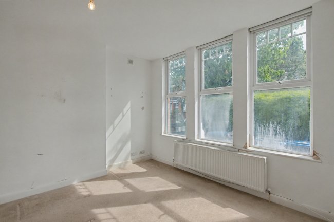13 Olive Road, London NW2 6TY 3