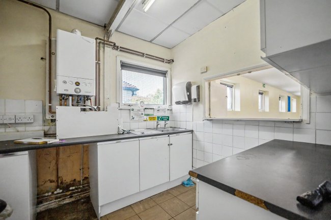 114 Queenborough Road, Minster-on-Sea, Sheppey ME12 3DA 4
