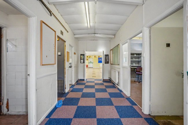 114 Queenborough Road, Minster-on-Sea, Sheppey ME12 3DA 4