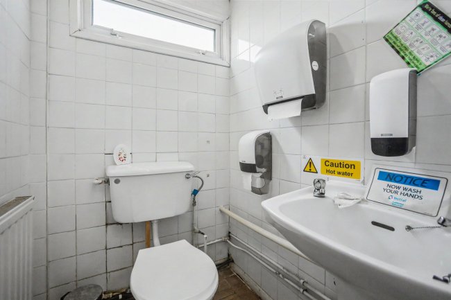 114 Queenborough Road, Minster-on-Sea, Sheppey ME12 3DA 4