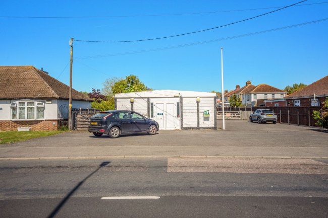 114 Queenborough Road, Minster-on-Sea, Sheppey ME12 3DA 4